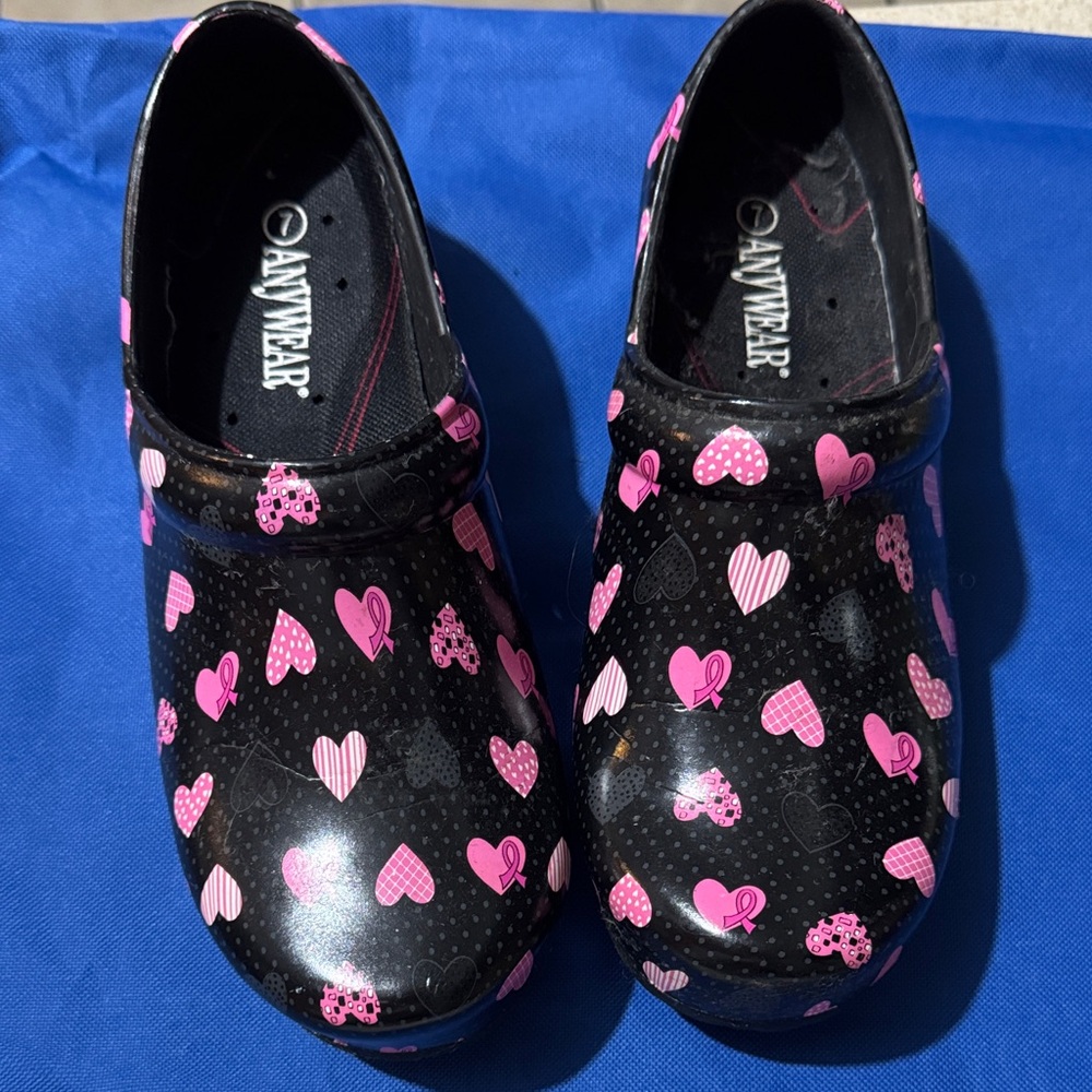 Heart Print Clogs